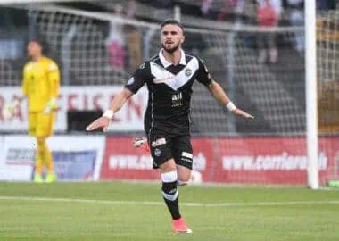 Armando Sadiku vestirà nuovamente bianconero