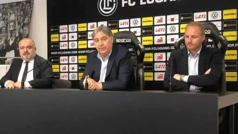 Vendere giocatori e consolidare la società