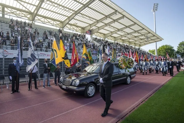 A Cornaredo l'ultimo saluto al sindaco