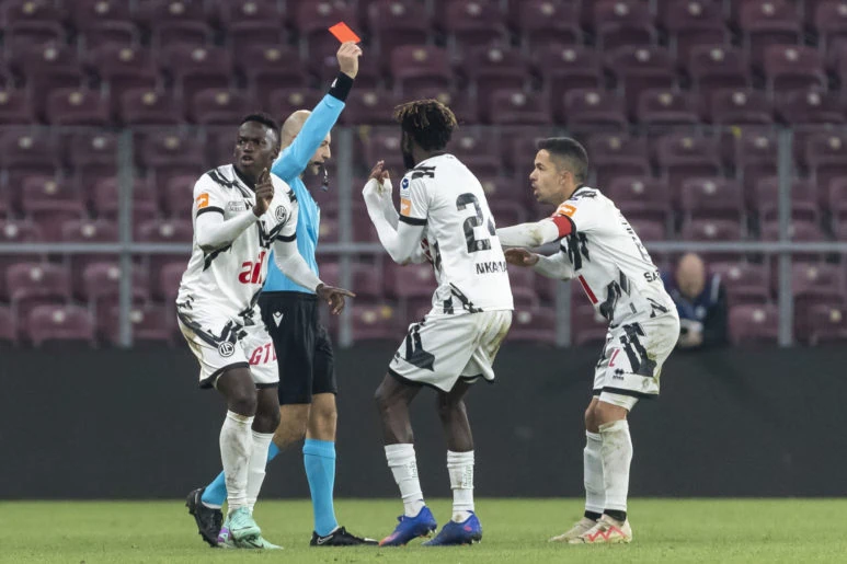 Macek e Nkama squalificati per la prima del 2024