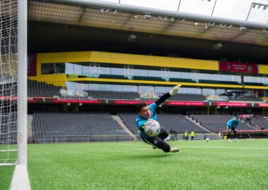 Un biennale per il portiere Diego Mina