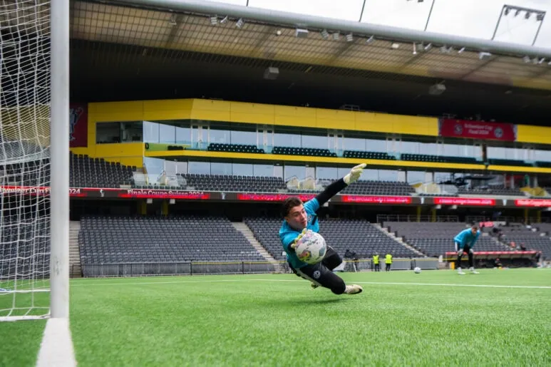 Un biennale per il portiere Diego Mina